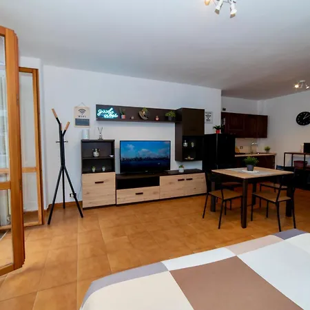 Lägenhet Robertone 14 *